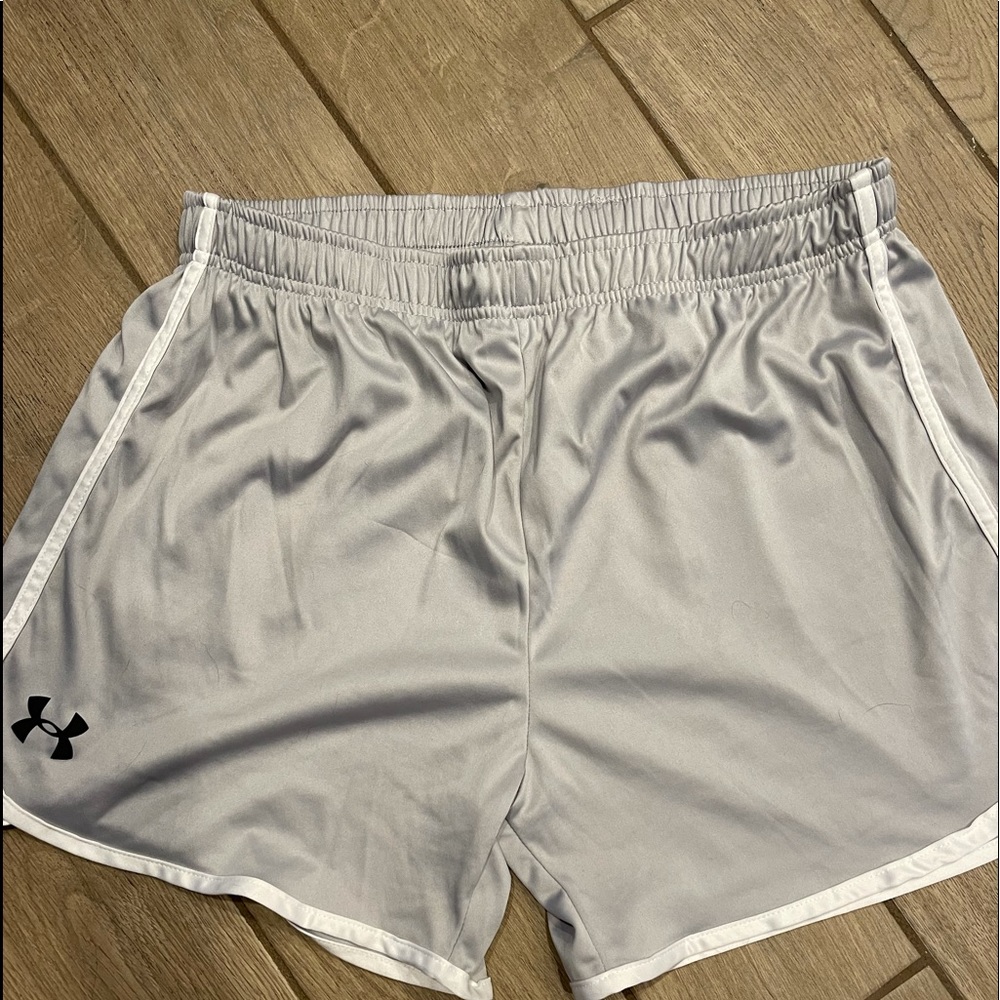 Women’s XL Under Armour shorts